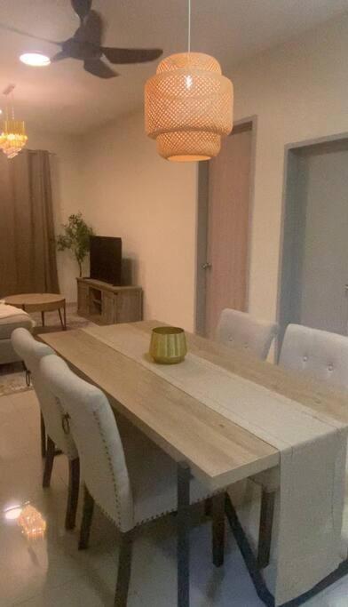 ORKED VANDA, 3 Bedroom apartment, SEAVIEW NETFLIXWIFIYOUTUBE Kuala Terengganu Buitenkant foto